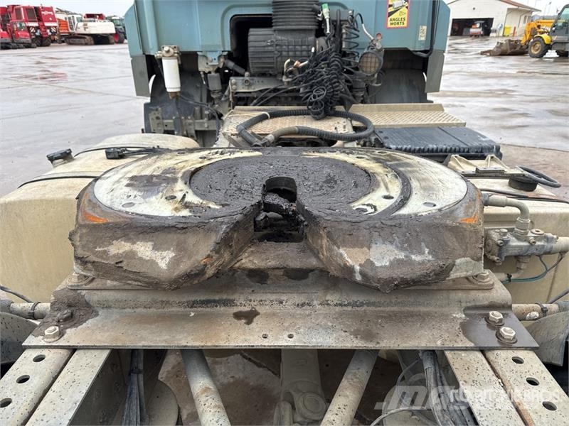 DAF CF85.410 4x2 Tracteur Routier Cabine Couchette S/A وحدات الجر