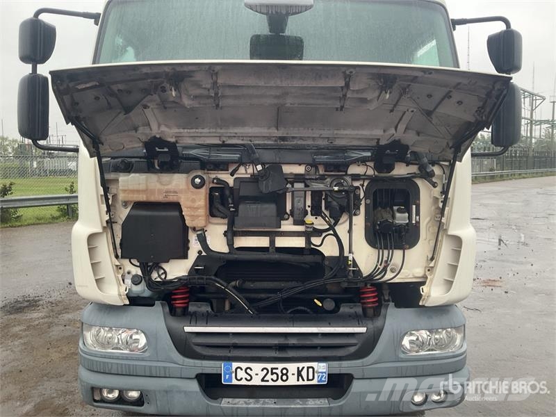 DAF FA LF55 4x2 Van Truck Фургони