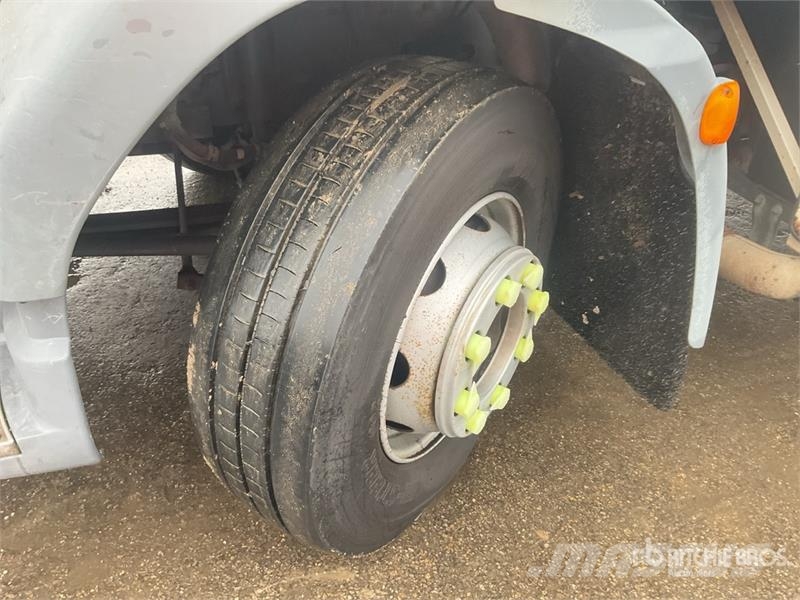 DAF FA LF55 4x2 Van Truck Фургони