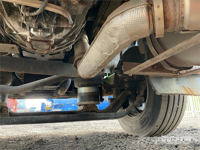 DAF Knuckle Boom on DAF 6x2 Sleeper Flatbed Truck with Crane trucks