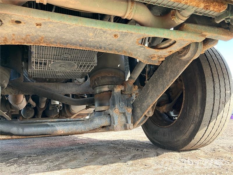 DAF Knuckle Boom on DAF 6x2 Sleeper Flatbed Truck with Crane trucks