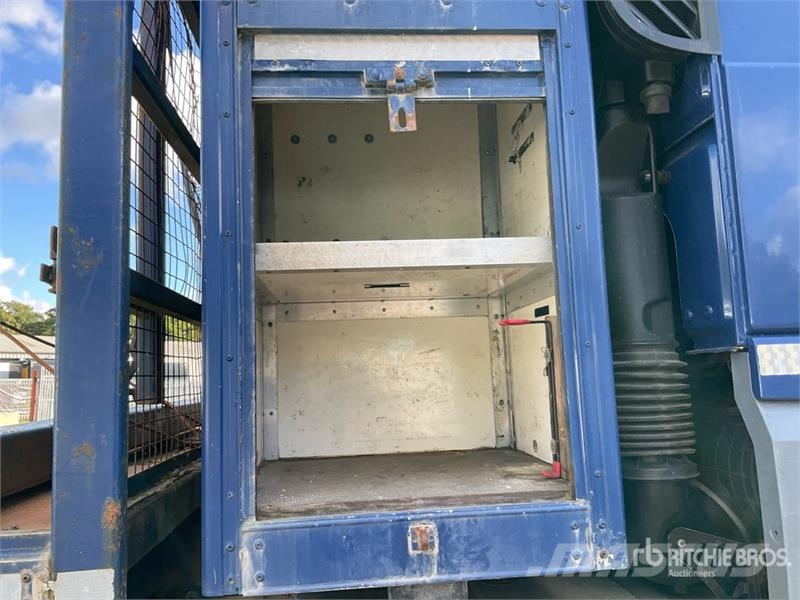 DAF Knuckle Boom on DAF 6x2 Sleeper Flatbed Truck with Crane trucks