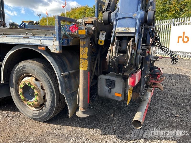 DAF Knuckle Boom on DAF 6x2 Sleeper Flatbed Truck with Crane trucks