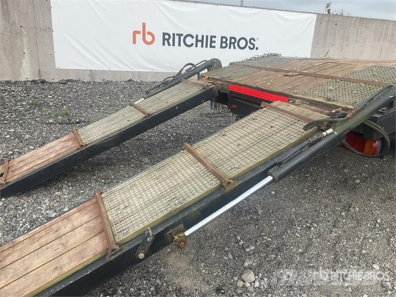 DAF LF55.180 4x2 Flatbed Truck 平板式/側卸式卡車