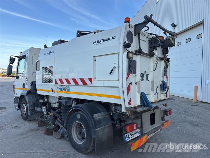 DAF on DAF LF 180 Camion Balayeuse Sweeper Truck Tänavapuhastusveokid