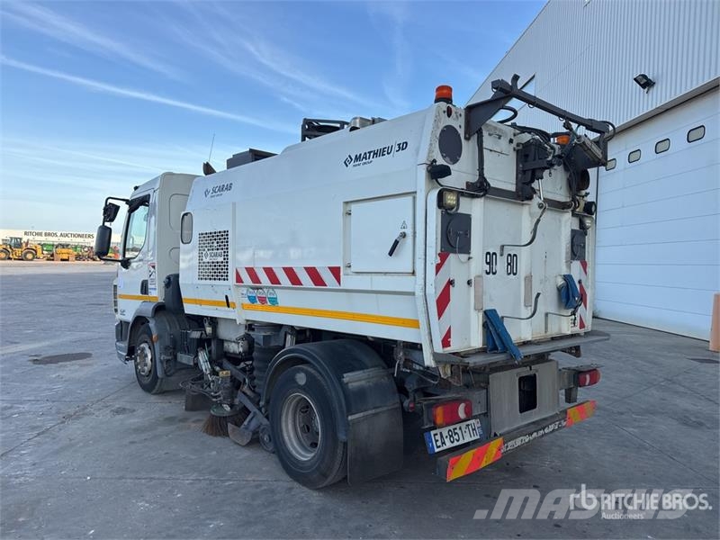 DAF on DAF LF 180 Camion Balayeuse Sweeper Truck Tänavapuhastusveokid
