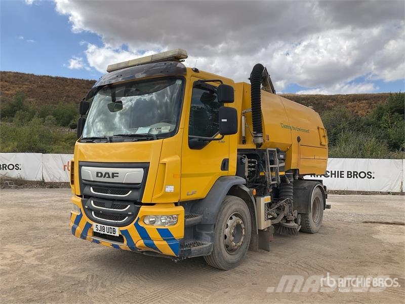 DAF on DAF LF230FA Sweeper Truck Sweeper trucks