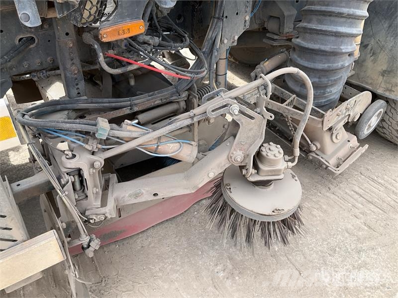 DAF on DAF LF230FA Sweeper Truck Sweeper trucks