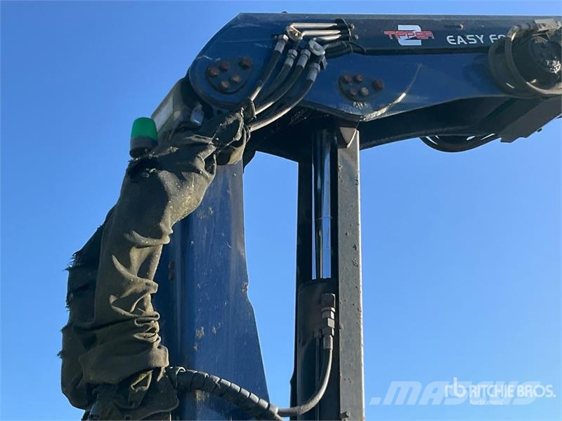 DAF Q150Z Easy fold. Knuckle Boom on DAF 6x2 Sleeper F Crane trucks
