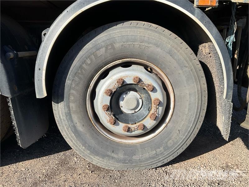 DAF Q150Z Easyfold 4800 kg Knuckle Boom on DAF 6x2 Sle Camiones grúa