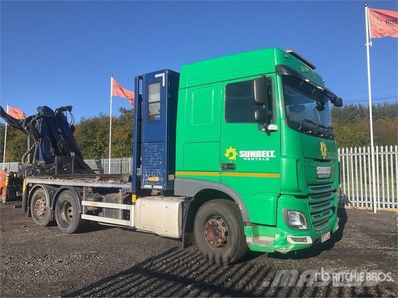 DAF Q150Z Knuckle Boom on DAF 6x2 Sleeper Flatbed Truc Crane trucks