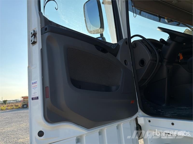 DAF XF 460 FT 4x2 S/A Sleeper Truck Tractor Влекачи