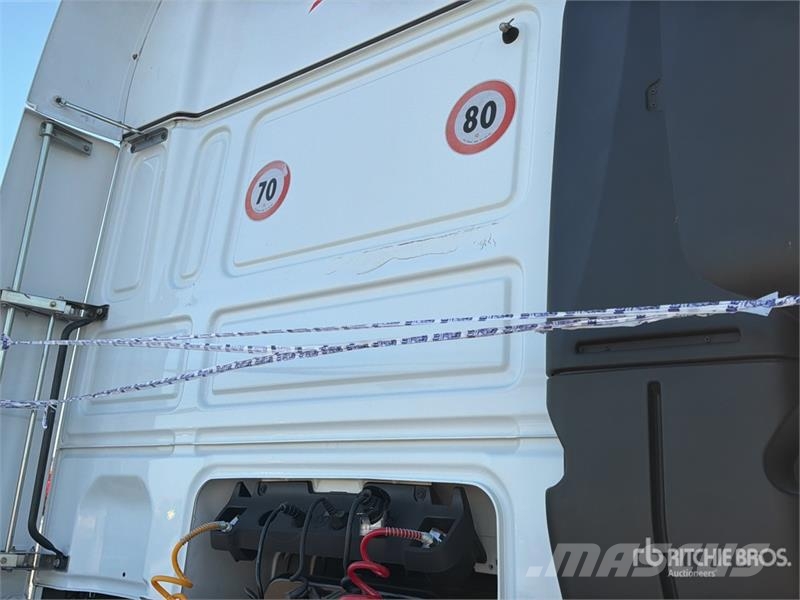 DAF XF 510 FT S/A Sleeper Truck Tractor Влекачи