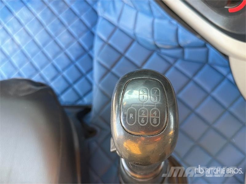 DAF XF105 4x2 S/A Sleeper Truck Tractor Dragbilar