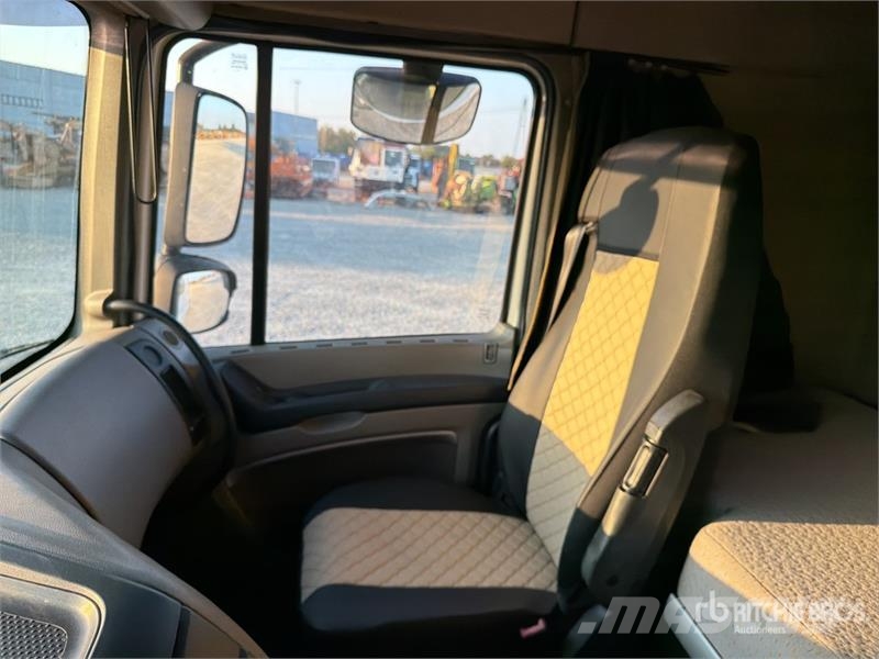 DAF XF105 4x2 S/A Sleeper Truck Tractor Dragbilar