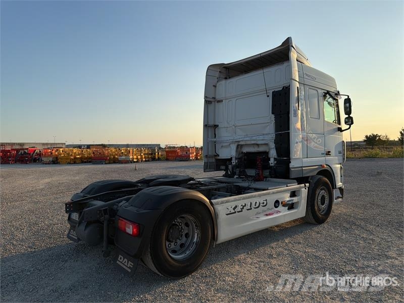 DAF XF105 4x2 S/A Sleeper Truck Tractor Dragbilar