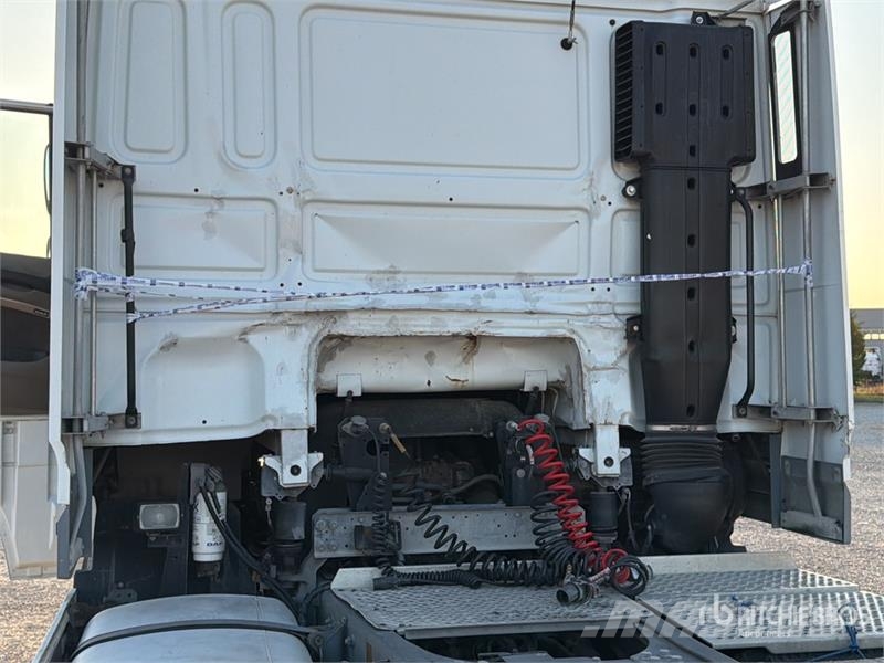 DAF XF105 4x2 S/A Sleeper Truck Tractor Dragbilar