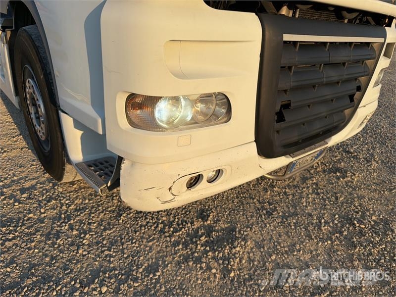 DAF XF105 4x2 S/A Sleeper Truck Tractor Dragbilar