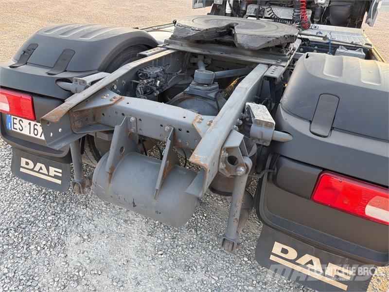 DAF XF105 4x2 S/A Sleeper Truck Tractor Dragbilar
