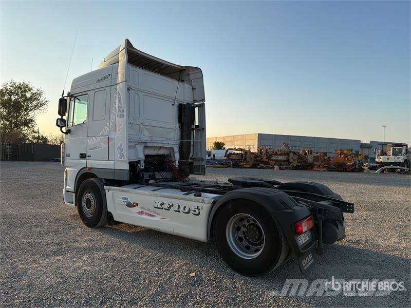 DAF XF105 4x2 S/A Sleeper Truck Tractor Dragbilar