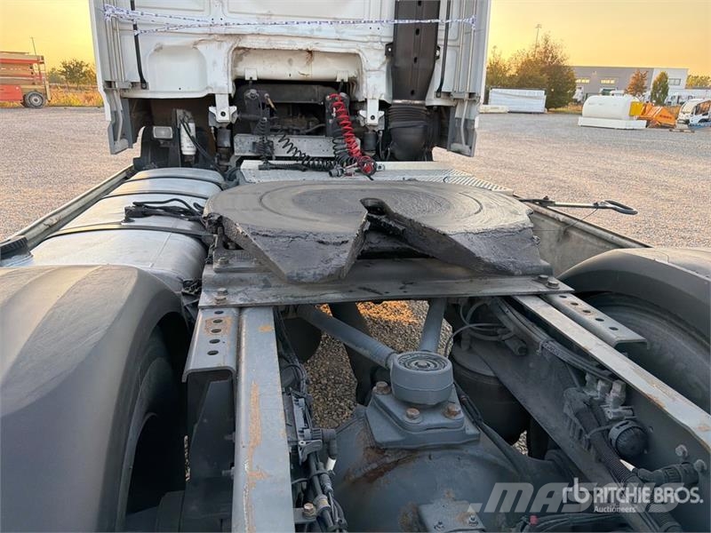 DAF XF105 4x2 S/A Sleeper Truck Tractor Dragbilar