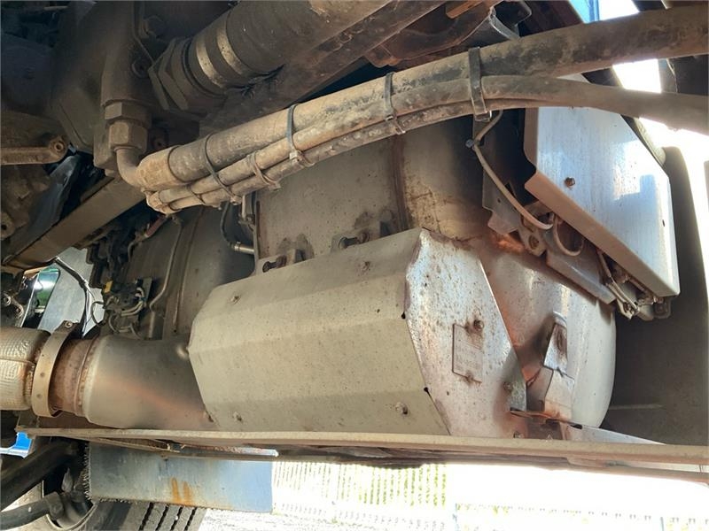 DAF XF440 6x2 Sleeper Flatbed Truck w/Palfinger Knuckl Kamioni sa kranom