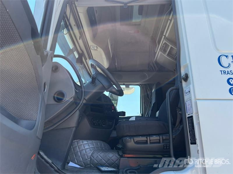 DAF XF460 4x2 S/A Sleeper Truck Tractor (Inoperable) وحدات الجر