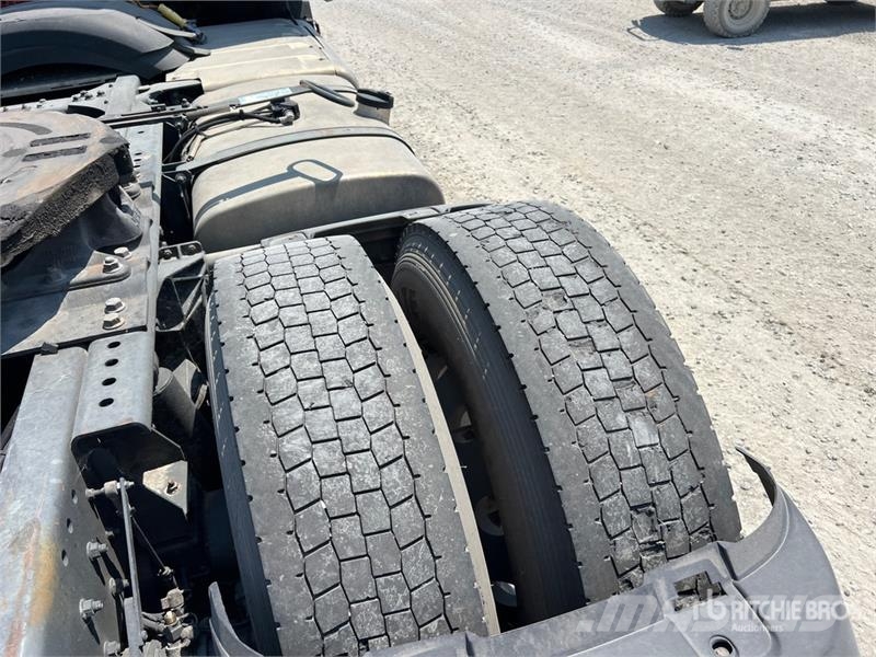 DAF XF460 4x2 S/A Sleeper Truck Tractor (Inoperable) وحدات الجر