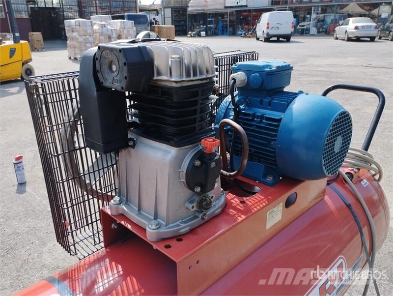 Dari CIS 70-00 Big 200L Air Compressor Компресори