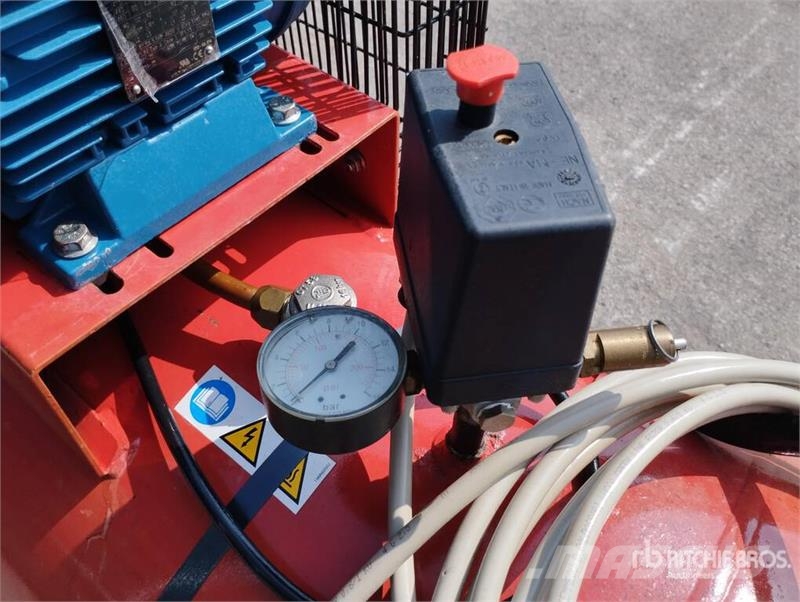 Dari CIS 70-00 Big 200L Air Compressor Компресори