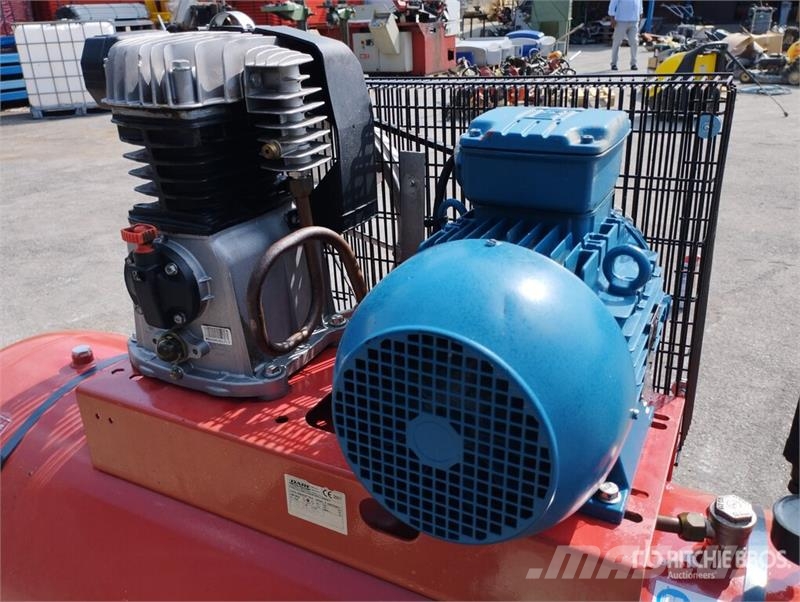 Dari CIS 70-00 Big 200L Air Compressor Компресори