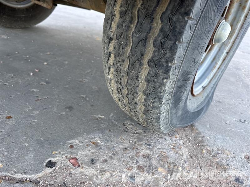 Daudin Citerne A Eau 1 Essieu S/A Water Tank Trail Andre lastebiler