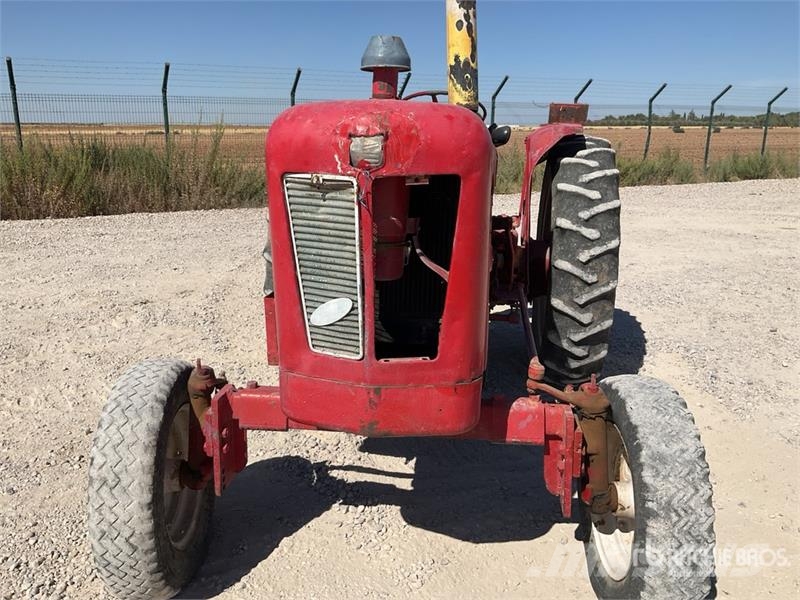 David Brown Modelo 65 Antique Tractor (Inoperable) Traktoriai
