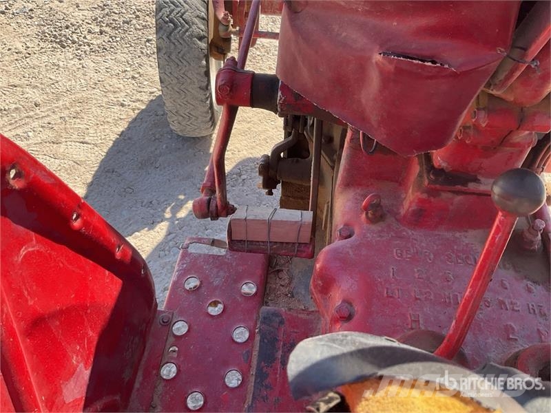 David Brown Modelo 65 Antique Tractor (Inoperable) Traktoriai