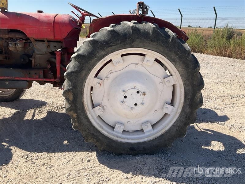 David Brown Modelo 65 Antique Tractor (Inoperable) Traktoriai