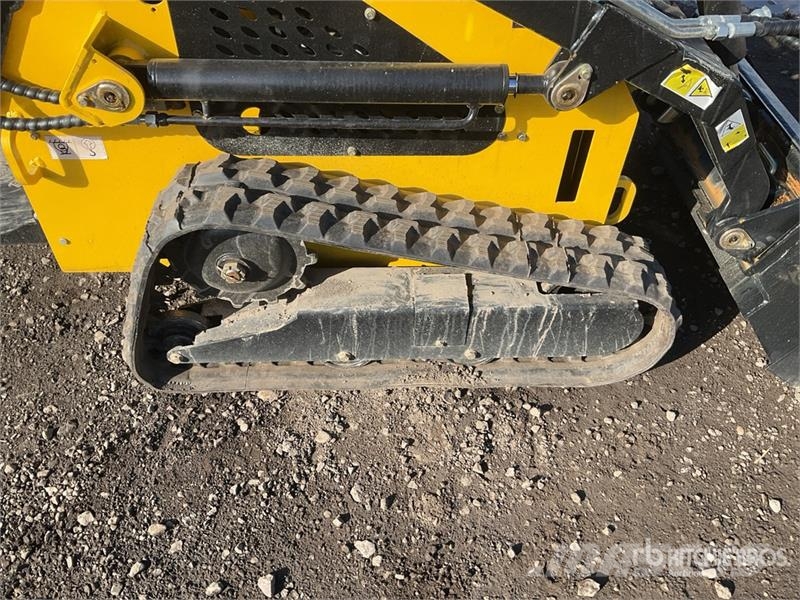 Delano T360 Mini Skid Steer Loader Mini Pale Gommate