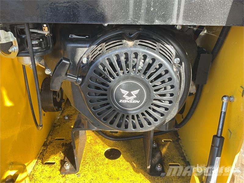 Delano T360 Mini Skid Steer Loader Mini Pale Gommate