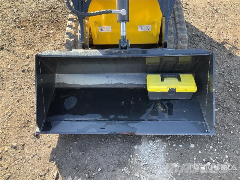 Delano T360 Mini Skid Steer Loader Mini Pale Gommate