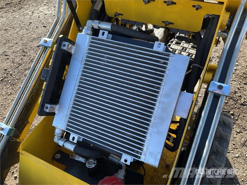 Delano T360 Mini Skid Steer Loader Mini Pale Gommate