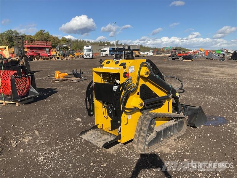 Delano T360 Mini Skid Steer Loader Mini Pale Gommate