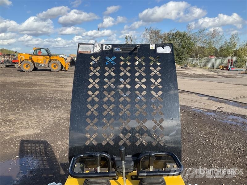 Delano T360 Mini Skid Steer Loader Mini Pale Gommate