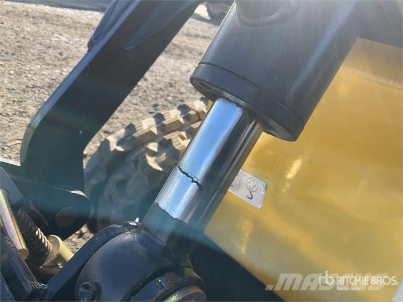 Delano T360 Mini Skid Steer Loader Mini Pale Gommate