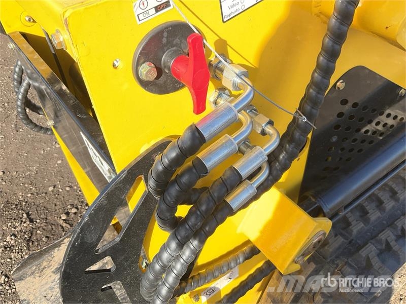 Delano T360 Mini Skid Steer Loader Mini Pale Gommate