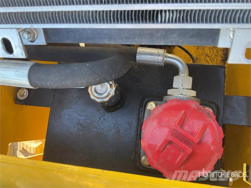 Delano T360 Mini Skid Steer Loader Mini Pale Gommate