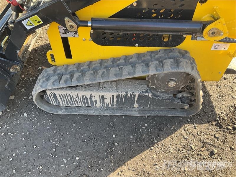 Delano T360 Mini Skid Steer Loader Mini Pale Gommate