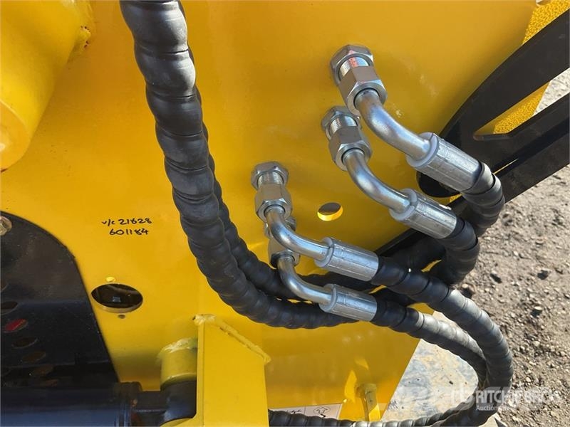 Delano T360 Mini Skid Steer Loader Mini Pale Gommate