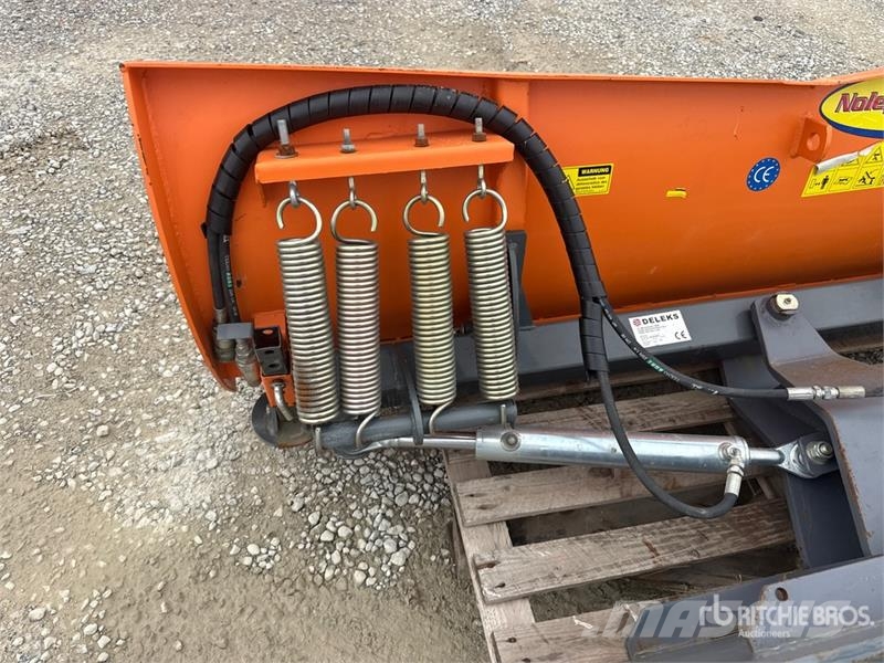 Deleks LN 200 Snow Plow Lumiaurat