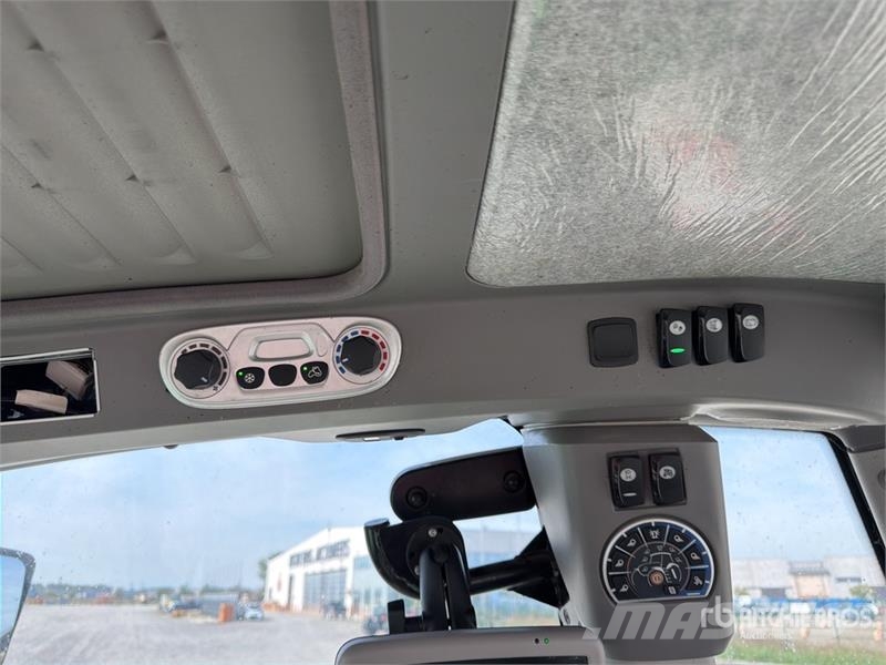 Deutz-Fahr 61504 RVSHIFT 4WD Tractor Трактори