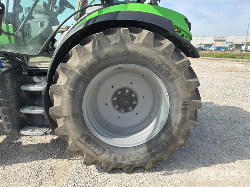 Deutz-Fahr 61504 RVSHIFT 4WD Tractor Трактори