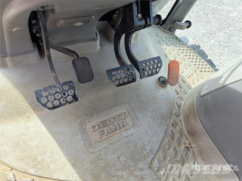 Deutz-Fahr 61504 RVSHIFT 4WD Tractor Трактори